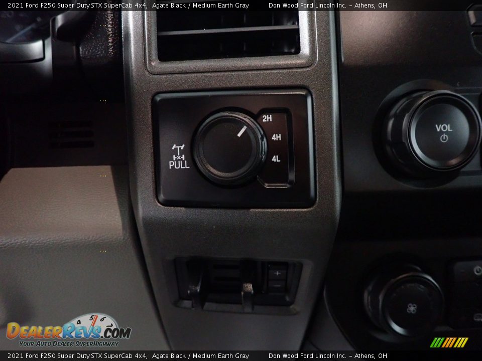 2021 Ford F250 Super Duty STX SuperCab 4x4 Agate Black / Medium Earth Gray Photo #29
