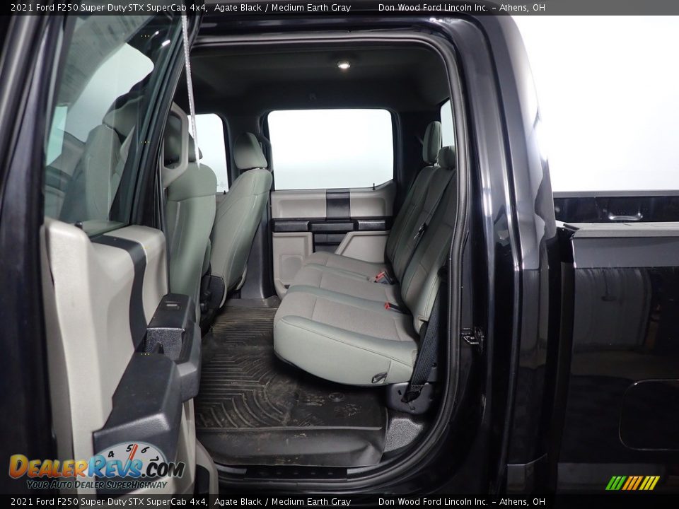 2021 Ford F250 Super Duty STX SuperCab 4x4 Agate Black / Medium Earth Gray Photo #32