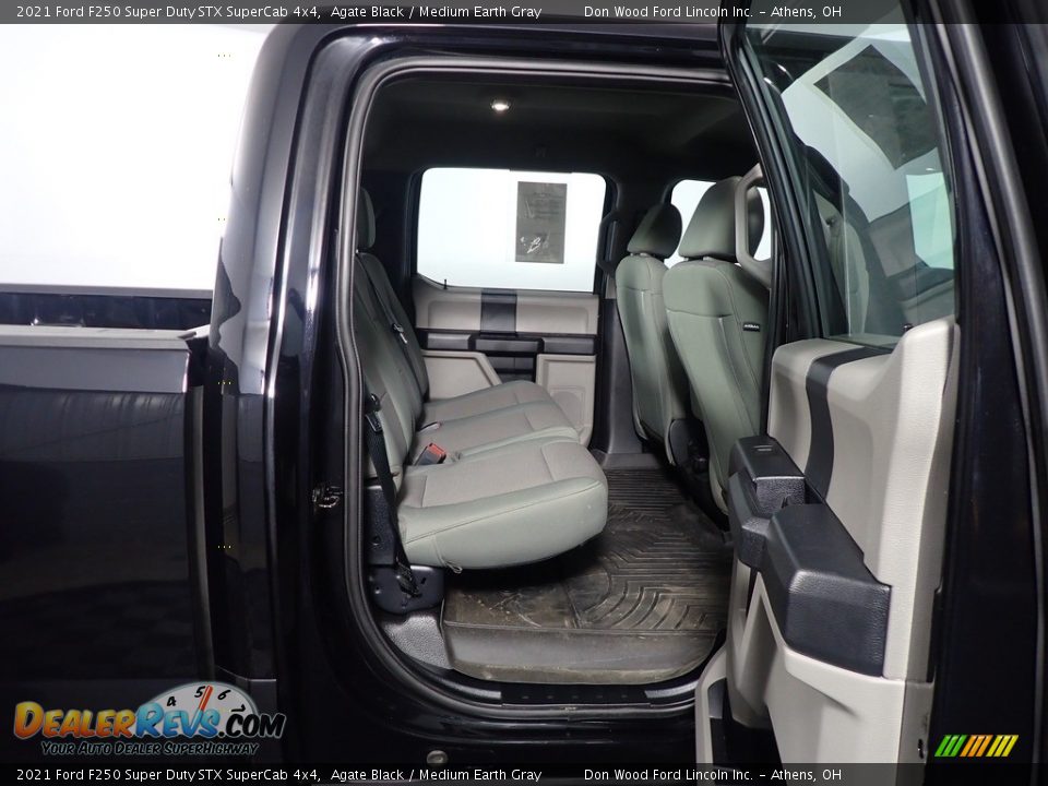 2021 Ford F250 Super Duty STX SuperCab 4x4 Agate Black / Medium Earth Gray Photo #34