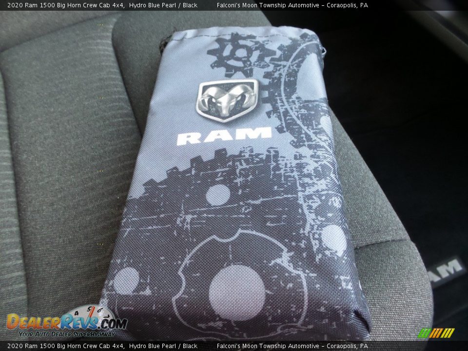 2020 Ram 1500 Big Horn Crew Cab 4x4 Hydro Blue Pearl / Black Photo #13