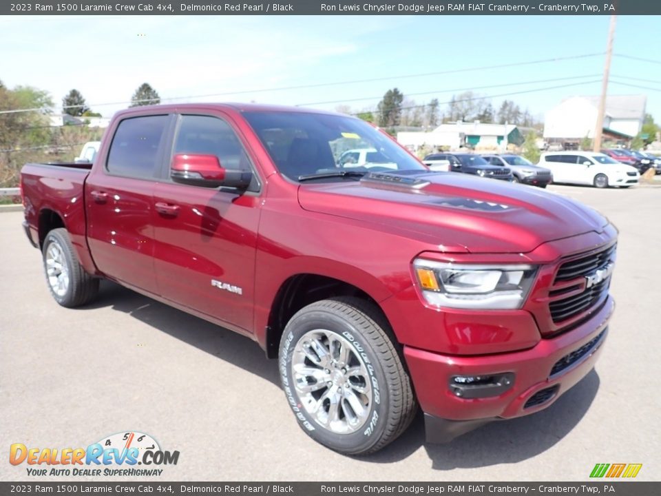 Front 3/4 View of 2023 Ram 1500 Laramie Crew Cab 4x4 Photo #7