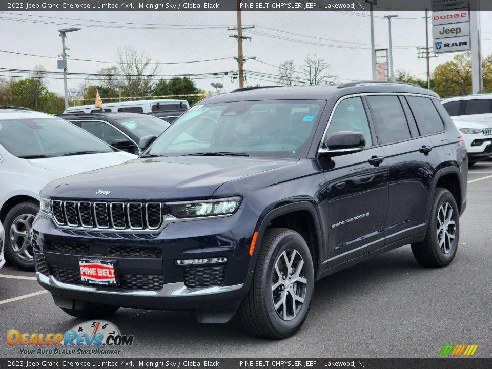 Front 3/4 View of 2023 Jeep Grand Cherokee L Limited 4x4 Photo #1