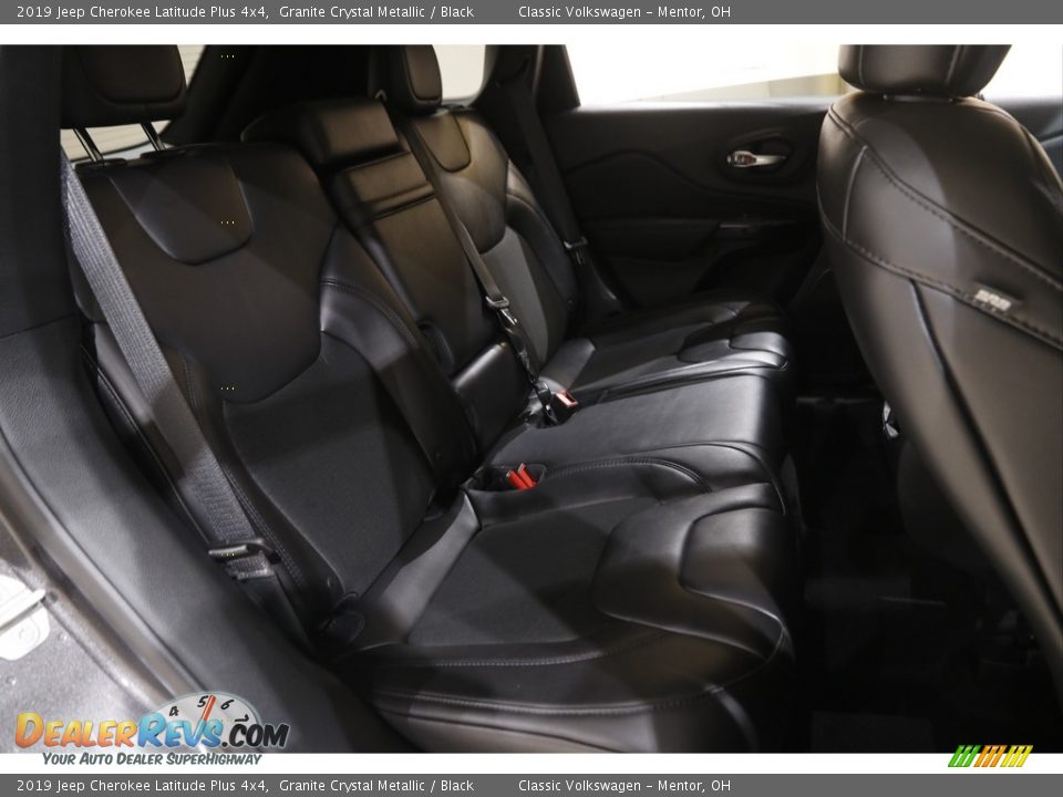 2019 Jeep Cherokee Latitude Plus 4x4 Granite Crystal Metallic / Black Photo #18
