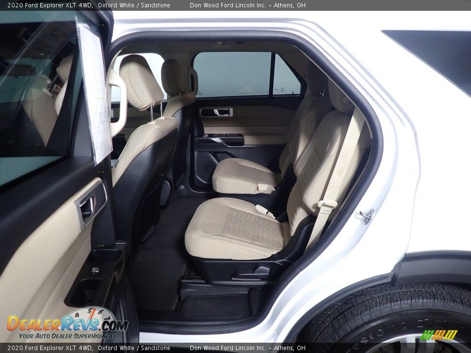 2020 Ford Explorer XLT 4WD Oxford White / Sandstone Photo #35