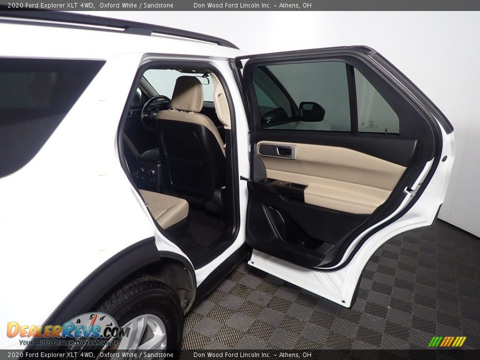 2020 Ford Explorer XLT 4WD Oxford White / Sandstone Photo #36