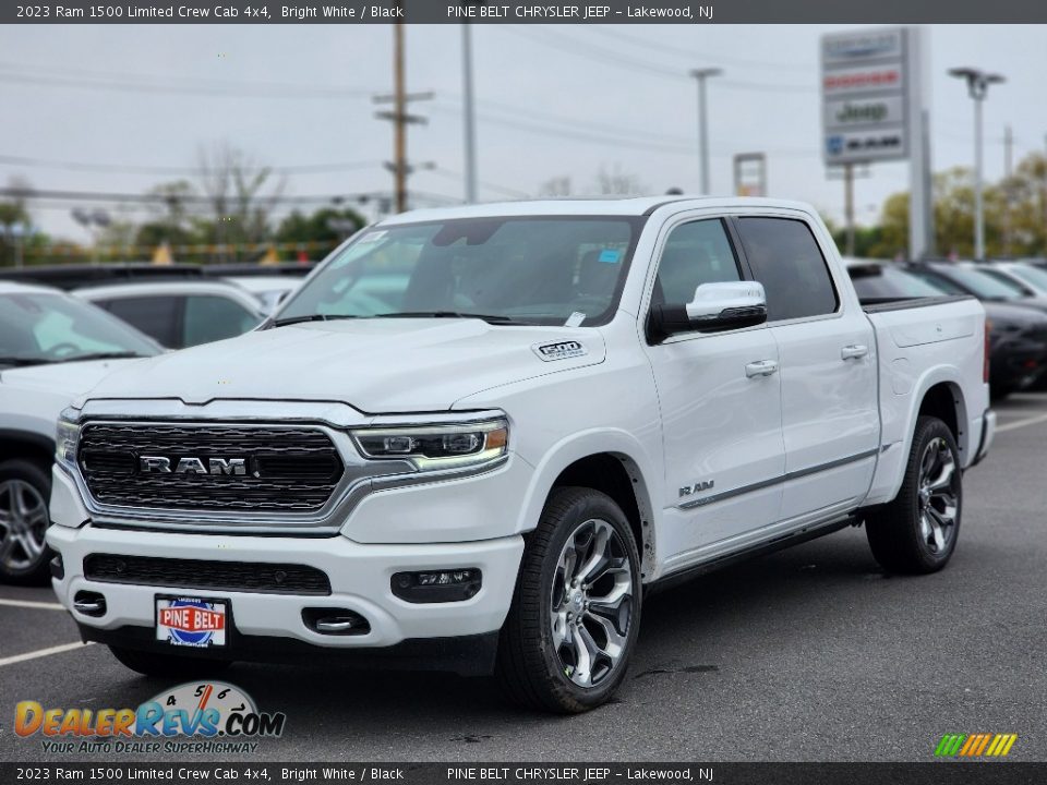 Front 3/4 View of 2023 Ram 1500 Limited Crew Cab 4x4 Photo #1