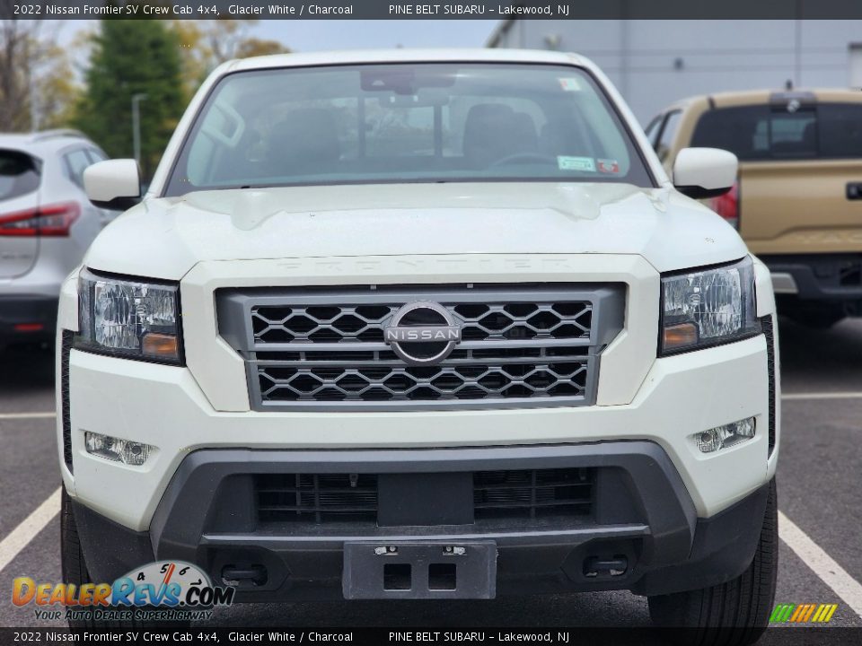 2022 Nissan Frontier SV Crew Cab 4x4 Glacier White / Charcoal Photo #2