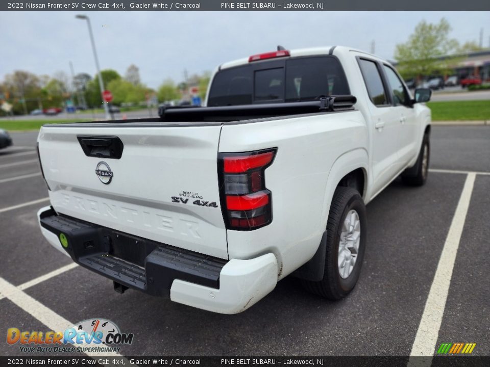 2022 Nissan Frontier SV Crew Cab 4x4 Glacier White / Charcoal Photo #3