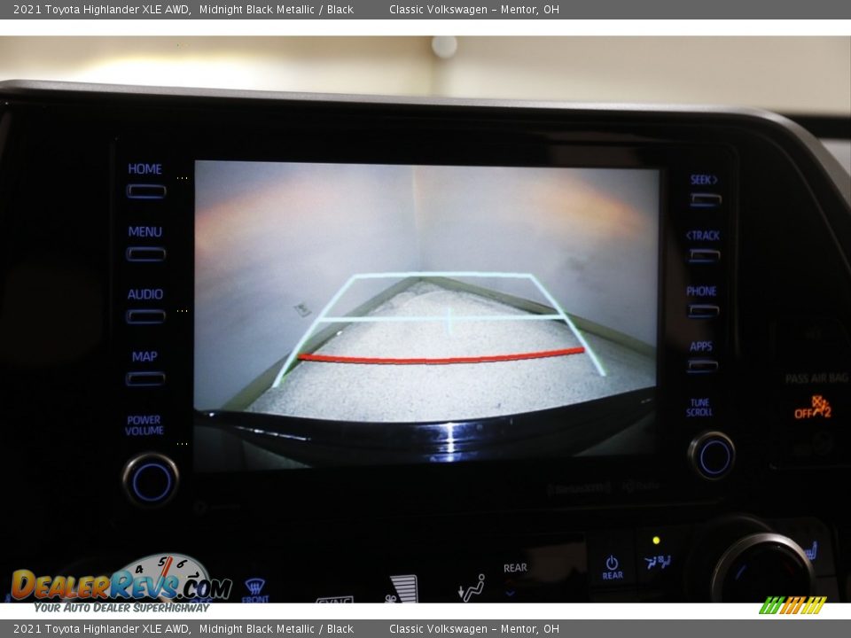 2021 Toyota Highlander XLE AWD Midnight Black Metallic / Black Photo #11