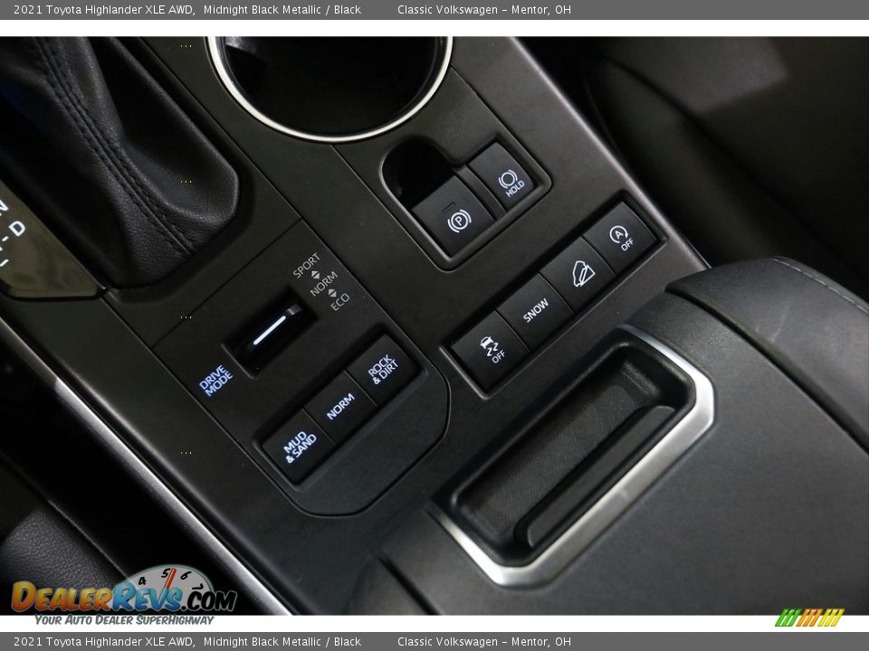 2021 Toyota Highlander XLE AWD Midnight Black Metallic / Black Photo #14
