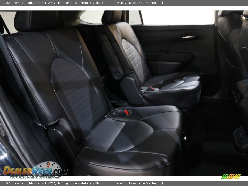 2021 Toyota Highlander XLE AWD Midnight Black Metallic / Black Photo #16