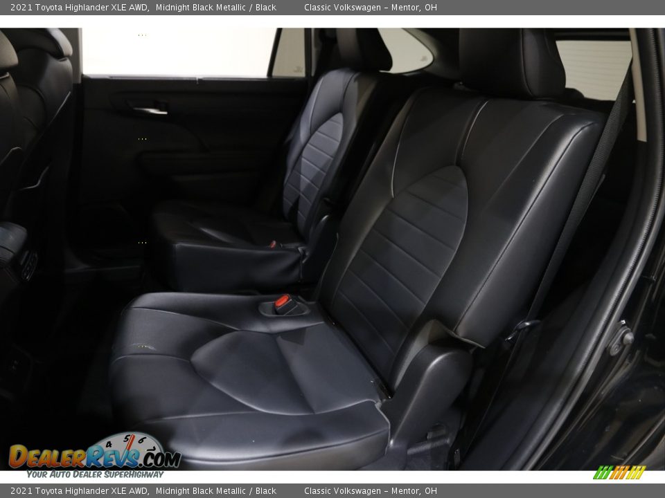 2021 Toyota Highlander XLE AWD Midnight Black Metallic / Black Photo #17