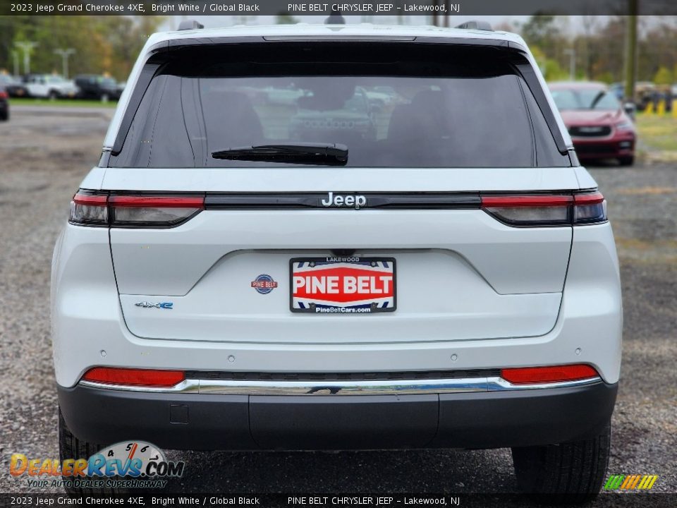 2023 Jeep Grand Cherokee 4XE Bright White / Global Black Photo #5