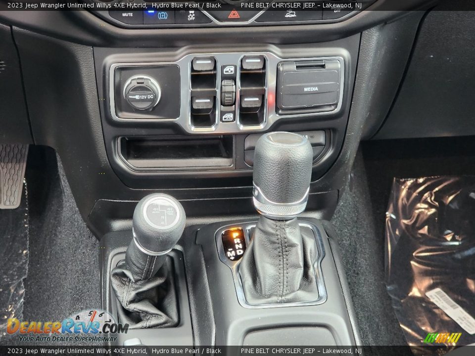 2023 Jeep Wrangler Unlimited Willys 4XE Hybrid Shifter Photo #8