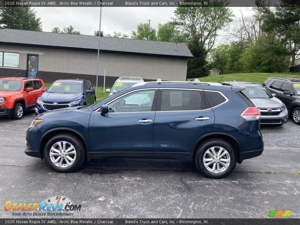 2016 Nissan Rogue SV AWD Arctic Blue Metallic / Charcoal Photo #1