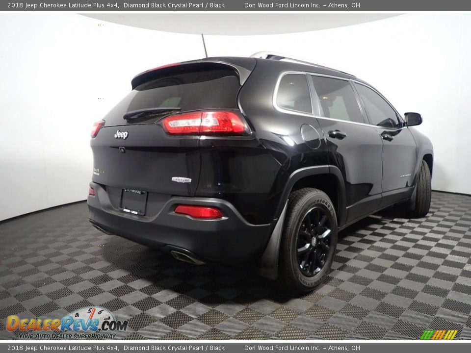 2018 Jeep Cherokee Latitude Plus 4x4 Diamond Black Crystal Pearl / Black Photo #17