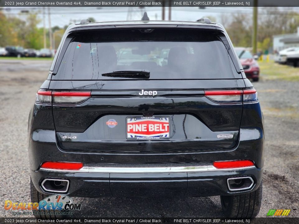 2023 Jeep Grand Cherokee Overland 4x4 Diamond Black Crystal Pearl / Global Black Photo #5