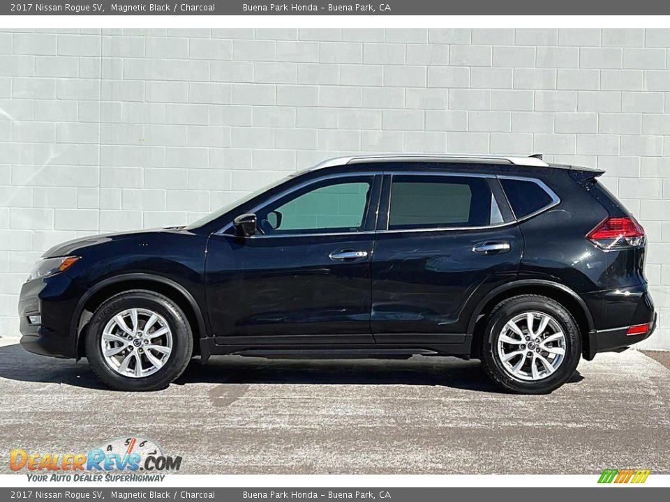 2017 Nissan Rogue SV Magnetic Black / Charcoal Photo #7