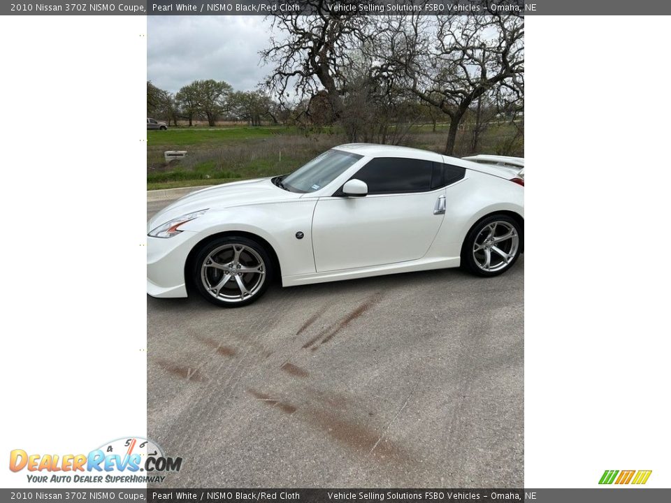 2010 Nissan 370Z NISMO Coupe Pearl White / NISMO Black/Red Cloth Photo #5