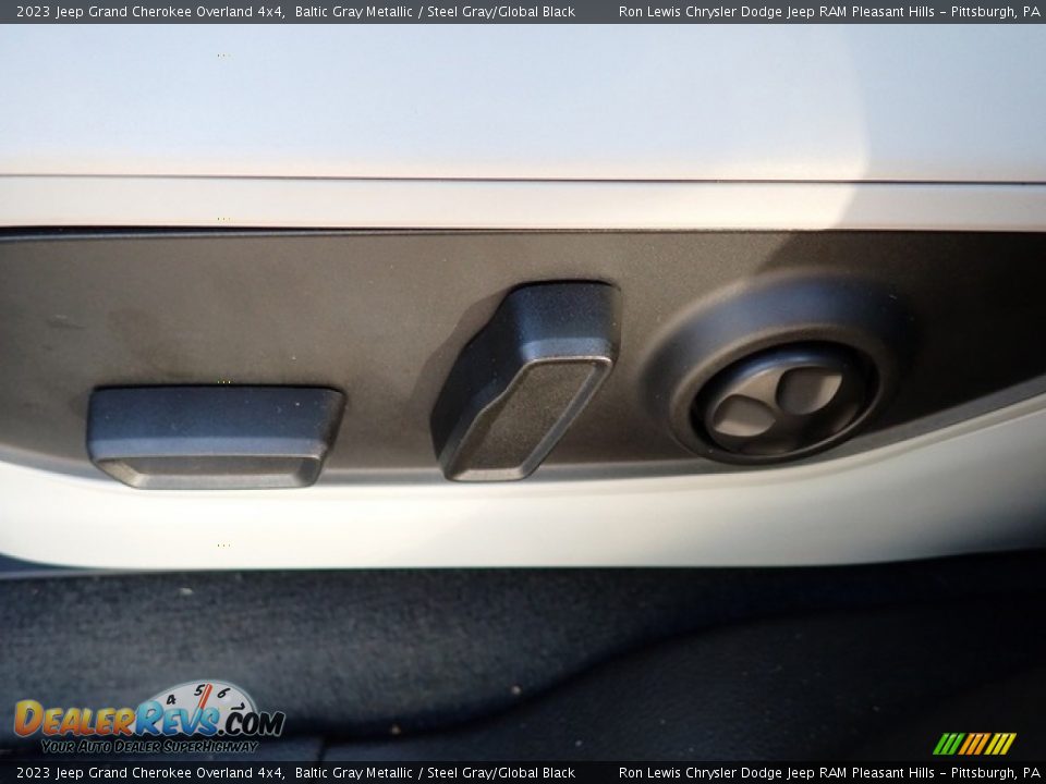 2023 Jeep Grand Cherokee Overland 4x4 Baltic Gray Metallic / Steel Gray/Global Black Photo #16