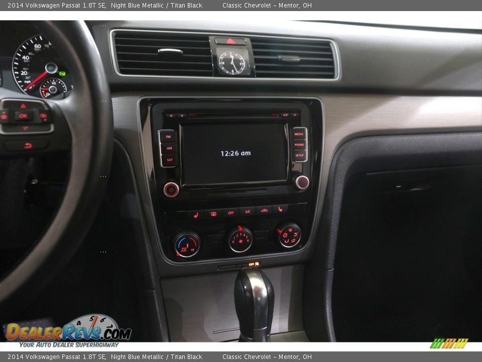 Controls of 2014 Volkswagen Passat 1.8T SE Photo #9
