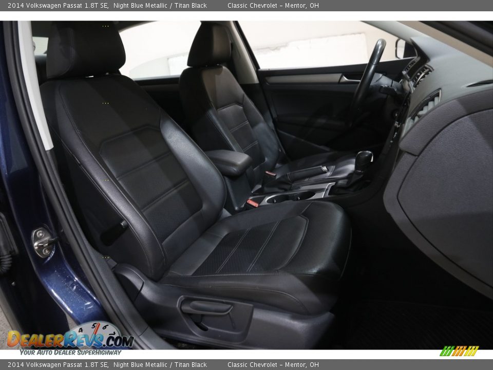 Front Seat of 2014 Volkswagen Passat 1.8T SE Photo #15