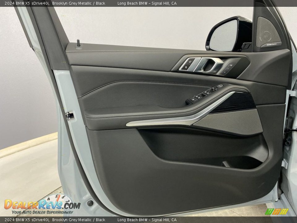 Door Panel of 2024 BMW X5 sDrive40i Photo #10