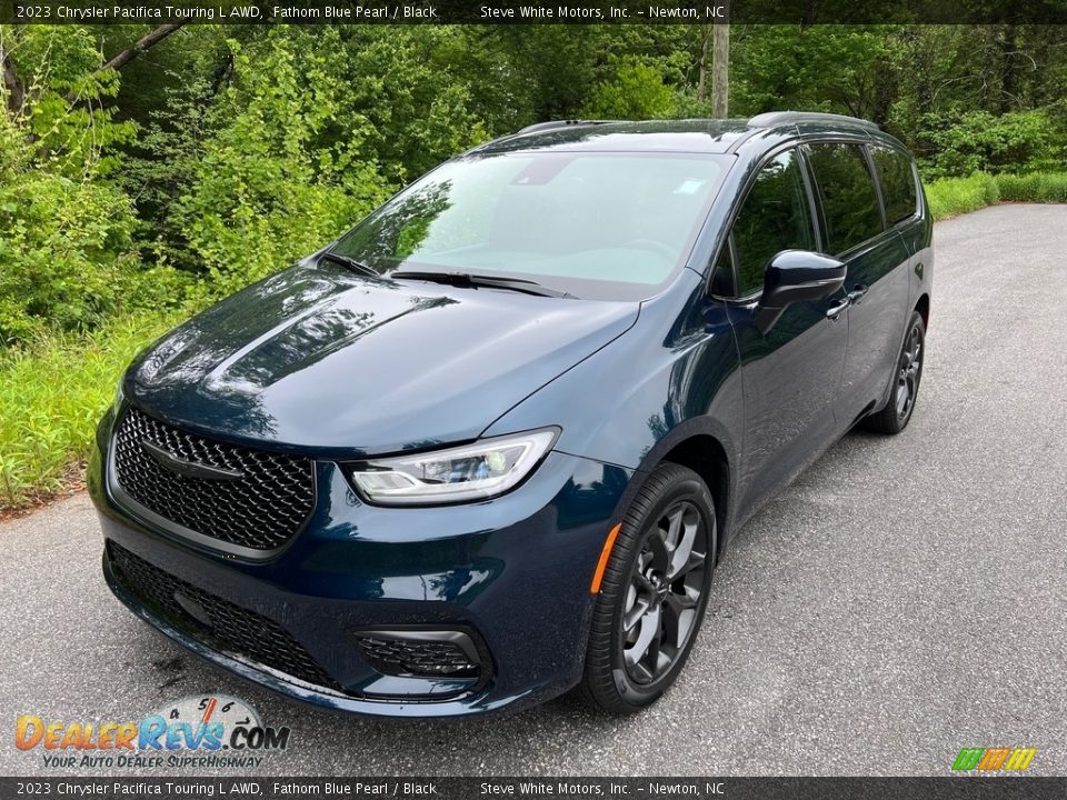 2023 Chrysler Pacifica Touring L AWD Fathom Blue Pearl / Black Photo #2