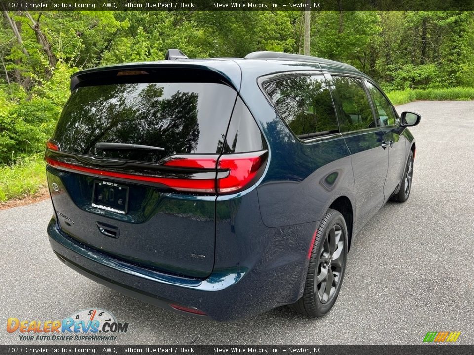 2023 Chrysler Pacifica Touring L AWD Fathom Blue Pearl / Black Photo #6