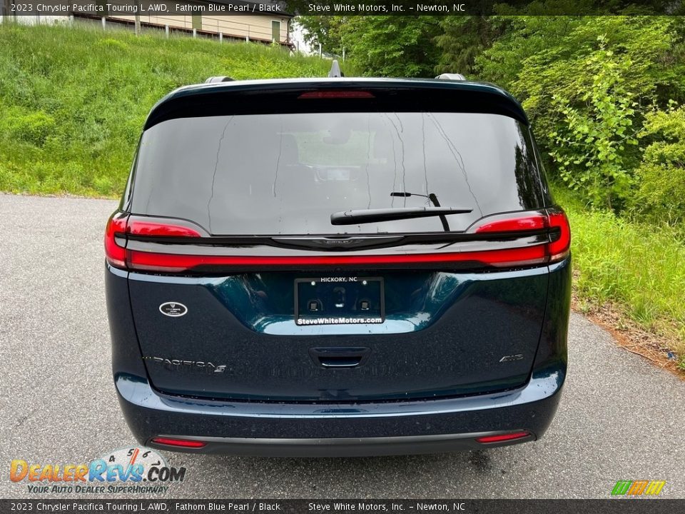 2023 Chrysler Pacifica Touring L AWD Fathom Blue Pearl / Black Photo #7