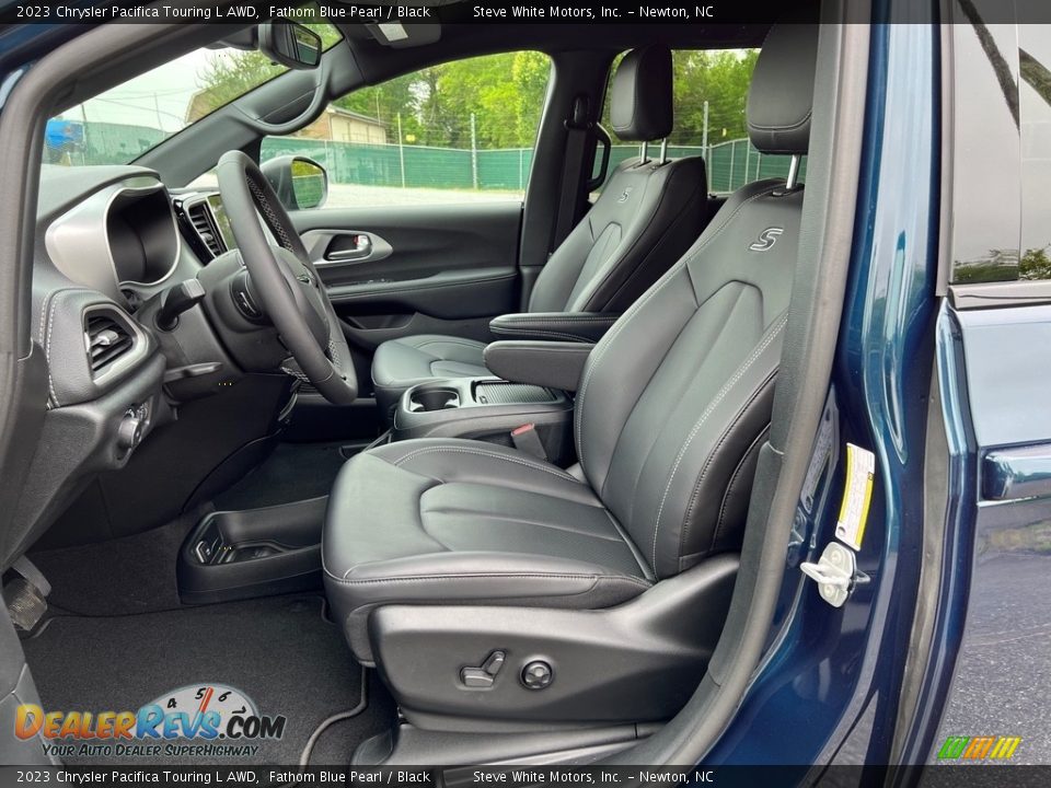 Black Interior - 2023 Chrysler Pacifica Touring L AWD Photo #10