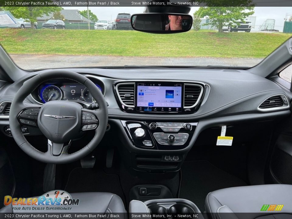 Dashboard of 2023 Chrysler Pacifica Touring L AWD Photo #15