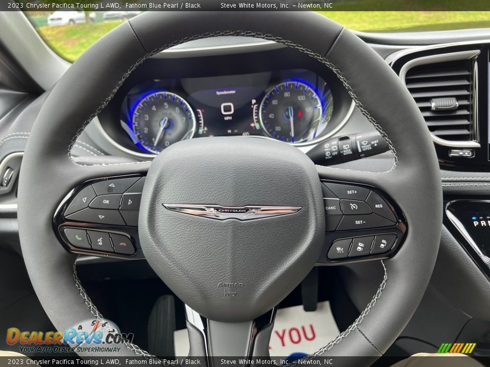 2023 Chrysler Pacifica Touring L AWD Steering Wheel Photo #19