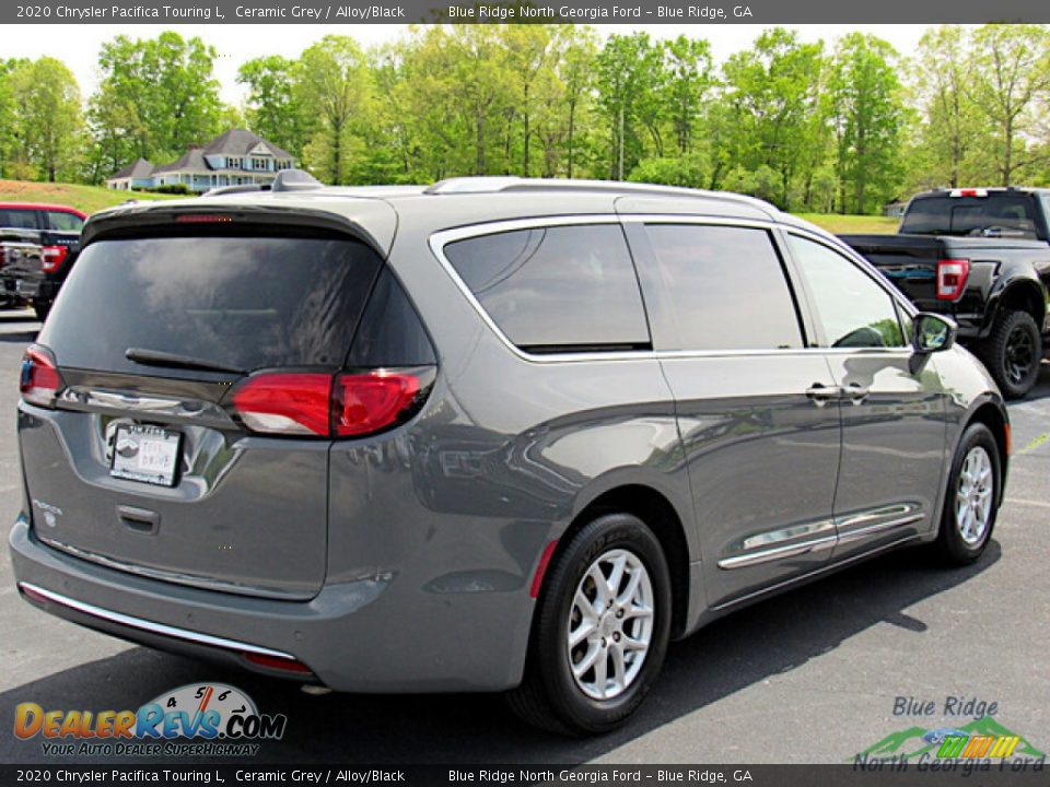 2020 Chrysler Pacifica Touring L Ceramic Grey / Alloy/Black Photo #5