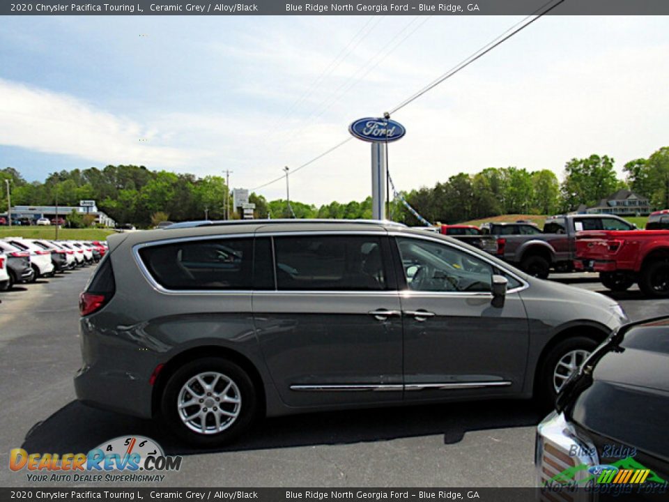 2020 Chrysler Pacifica Touring L Ceramic Grey / Alloy/Black Photo #6