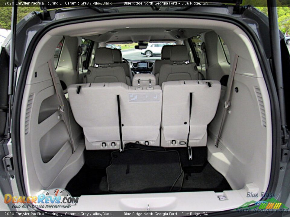 2020 Chrysler Pacifica Touring L Ceramic Grey / Alloy/Black Photo #15