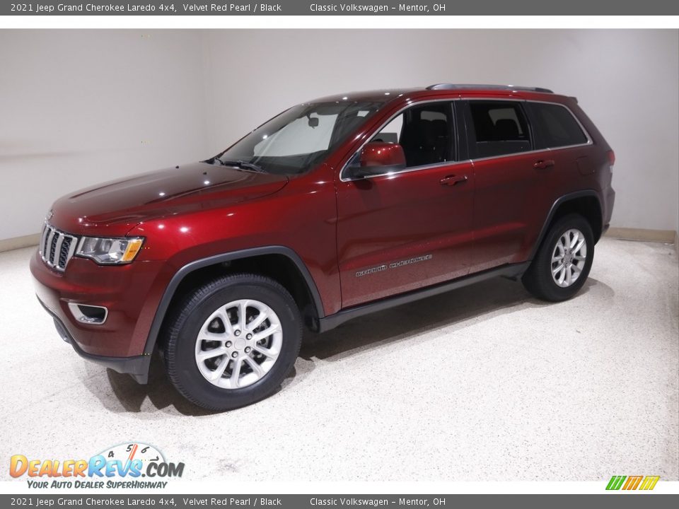 2021 Jeep Grand Cherokee Laredo 4x4 Velvet Red Pearl / Black Photo #3