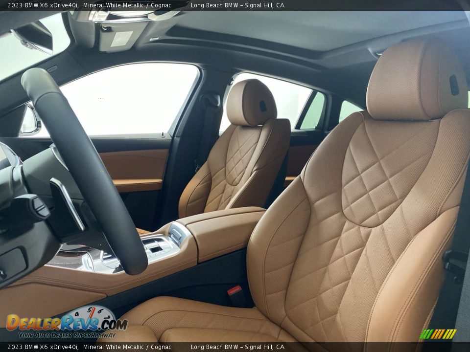 Front Seat of 2023 BMW X6 xDrive40i Photo #16