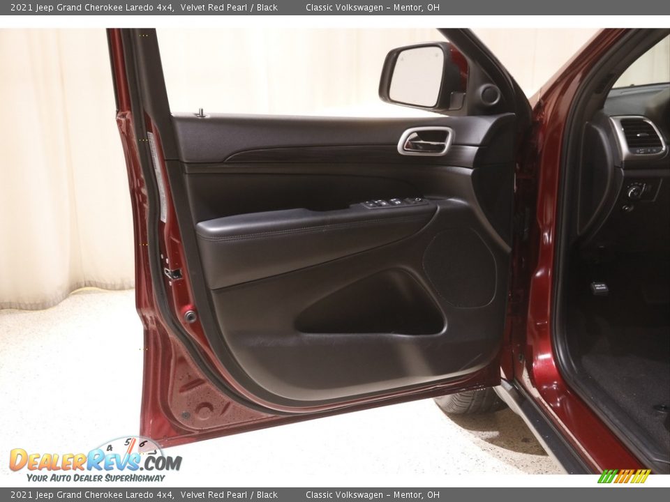 2021 Jeep Grand Cherokee Laredo 4x4 Velvet Red Pearl / Black Photo #4