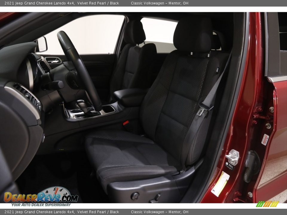 2021 Jeep Grand Cherokee Laredo 4x4 Velvet Red Pearl / Black Photo #5