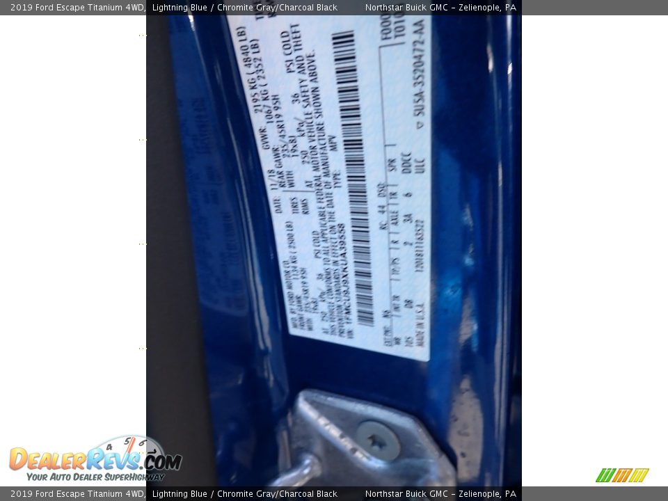 2019 Ford Escape Titanium 4WD Lightning Blue / Chromite Gray/Charcoal Black Photo #30