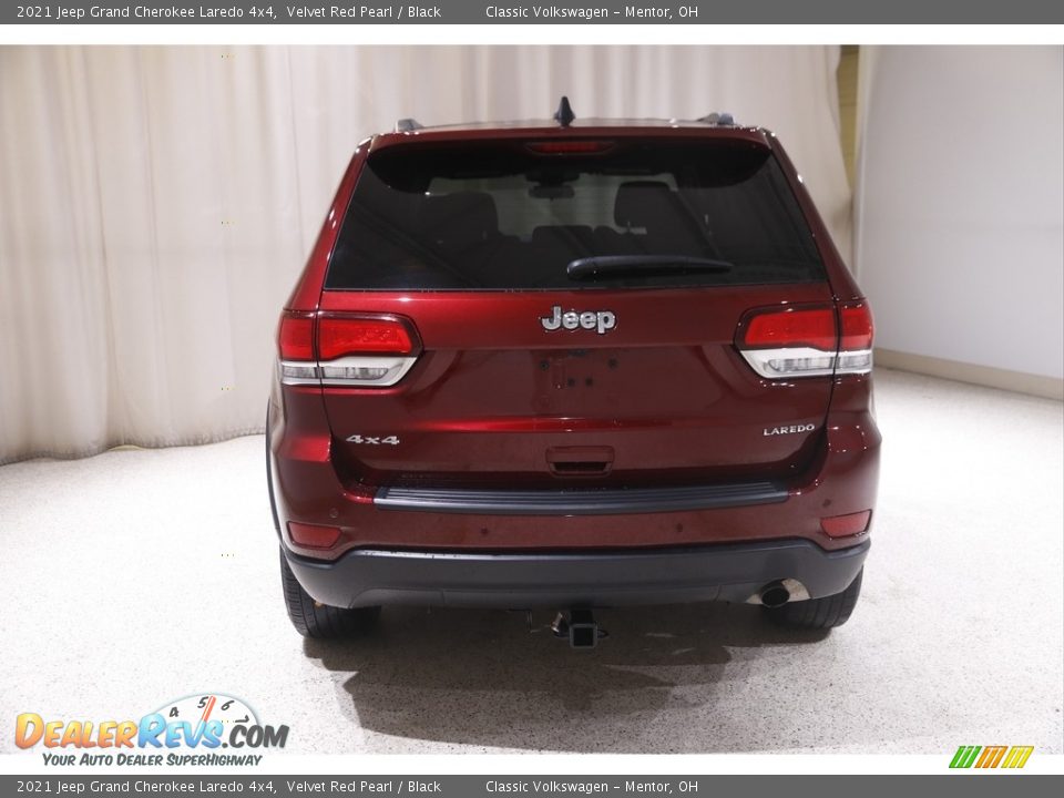 2021 Jeep Grand Cherokee Laredo 4x4 Velvet Red Pearl / Black Photo #18