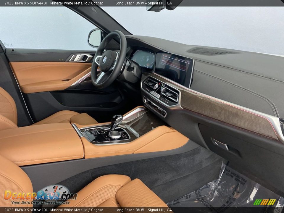 Dashboard of 2023 BMW X6 xDrive40i Photo #32