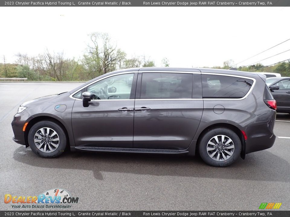 2023 Chrysler Pacifica Hybrid Touring L Granite Crystal Metallic / Black Photo #2