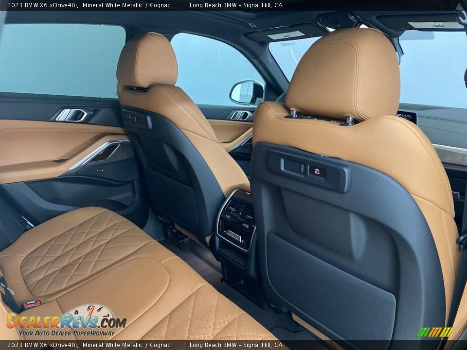 Rear Seat of 2023 BMW X6 xDrive40i Photo #35