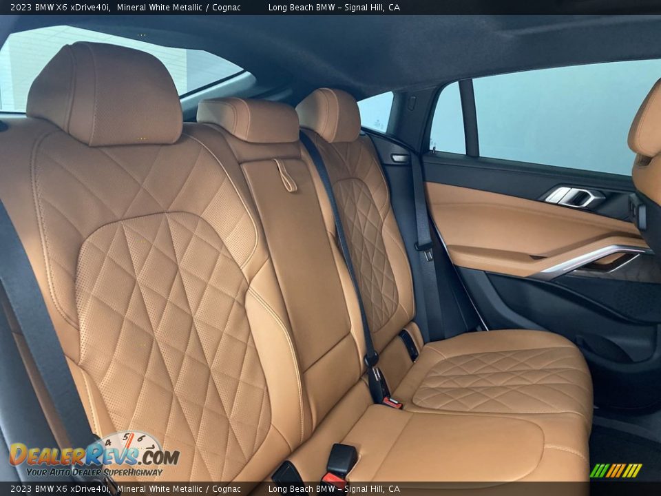 Rear Seat of 2023 BMW X6 xDrive40i Photo #36