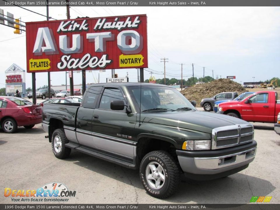 1996 Dodge Ram 1500 Laramie Extended Cab 4x4 Moss Green Pearl / Gray Photo #1