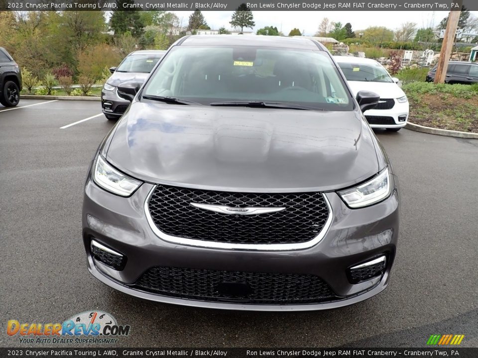 2023 Chrysler Pacifica Touring L AWD Granite Crystal Metallic / Black/Alloy Photo #8