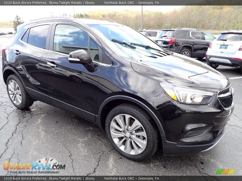 Front 3/4 View of 2019 Buick Encore Preferred Photo #9