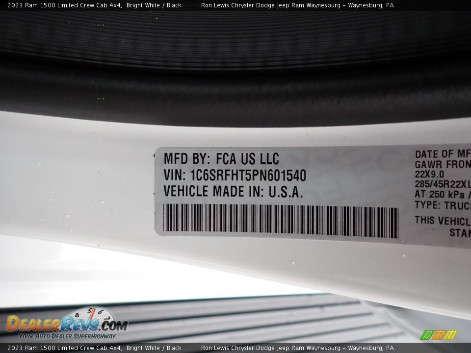 2023 Ram 1500 Limited Crew Cab 4x4 Bright White / Black Photo #15